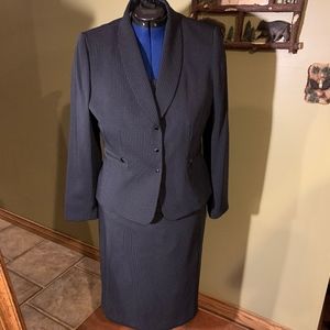 Women’s 3 pc business suit